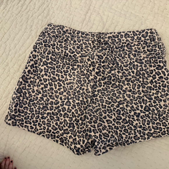 Abercrombie & Fitch Leopard Print Jean Shorts - Picture 3 of 3